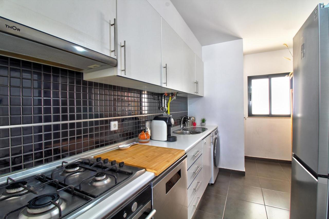 Center Location, Ac, Swimming Pool, And Parking Apartment Olhao Luaran gambar