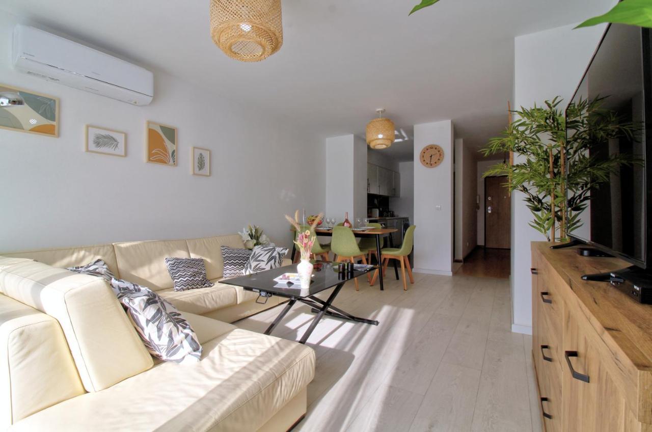 Center Location, Ac, Swimming Pool, And Parking Apartment Olhao Luaran gambar